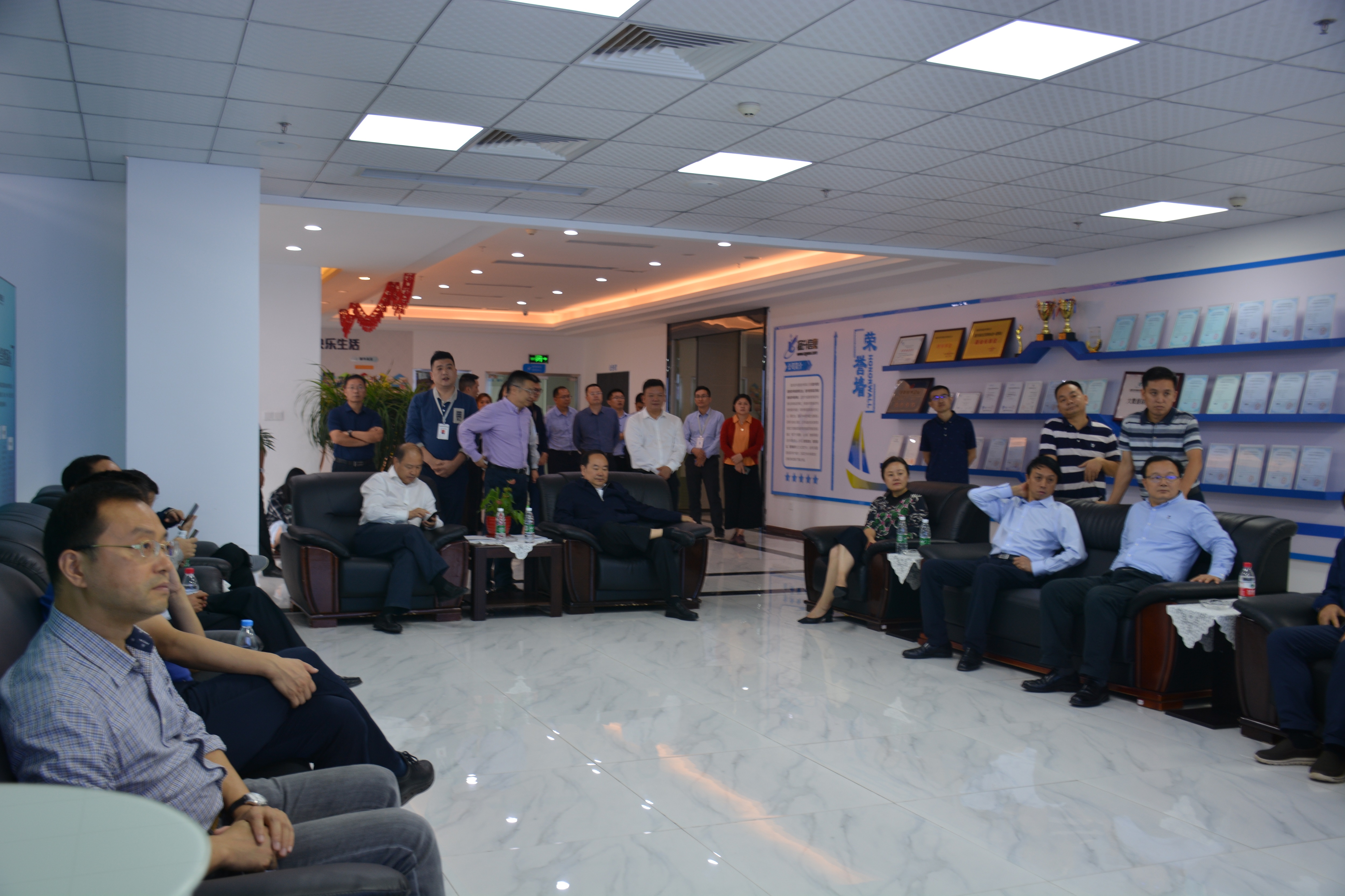 重慶市武隆區黨政領導一行 蒞臨我司考察指導